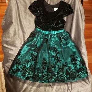 Girls Sparkly Lacey Greenand Black Dress Size 6
